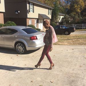 Meet your Posher, Latia